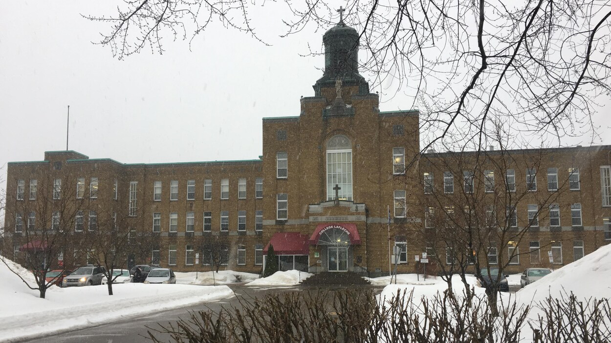 Fausse alerte au tireur au Collège Laflèche ICI.RadioCanada.ca