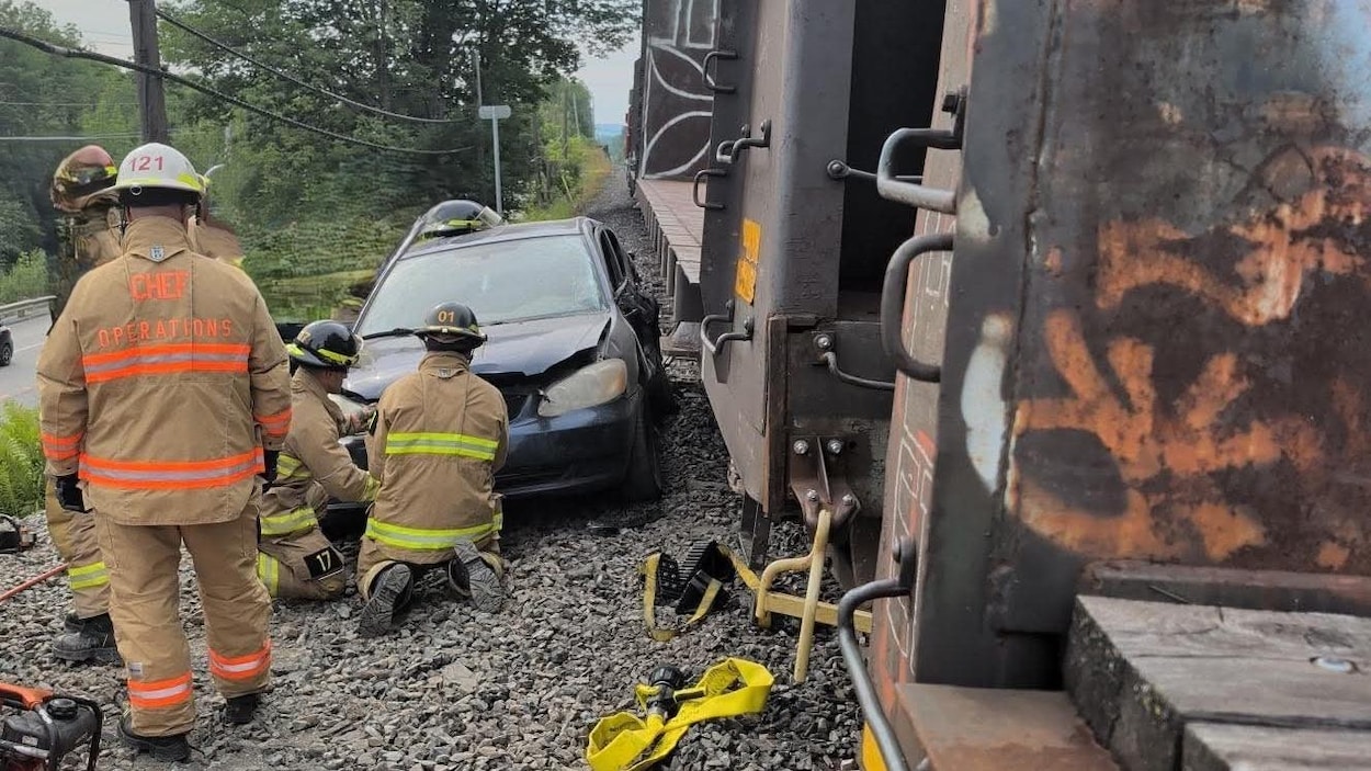 Une voiture et un train sont entrés en collision à Sherbrooke