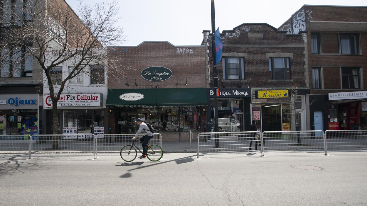 Des commerces sur l'avenue du Mont-Royal.