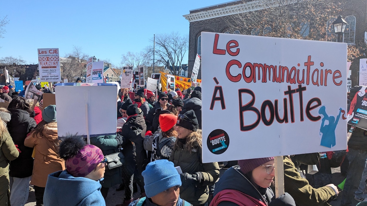 Marche funèbre du milieu communautaire à Baie-Comeau