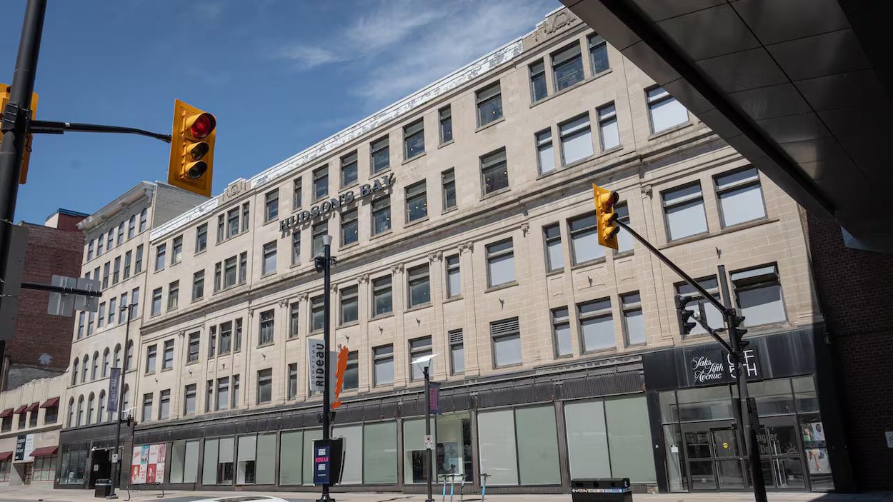 Claridge Homes s’apprête à acheter l’ancien bâtiment de La Baie sur la rue Rideau