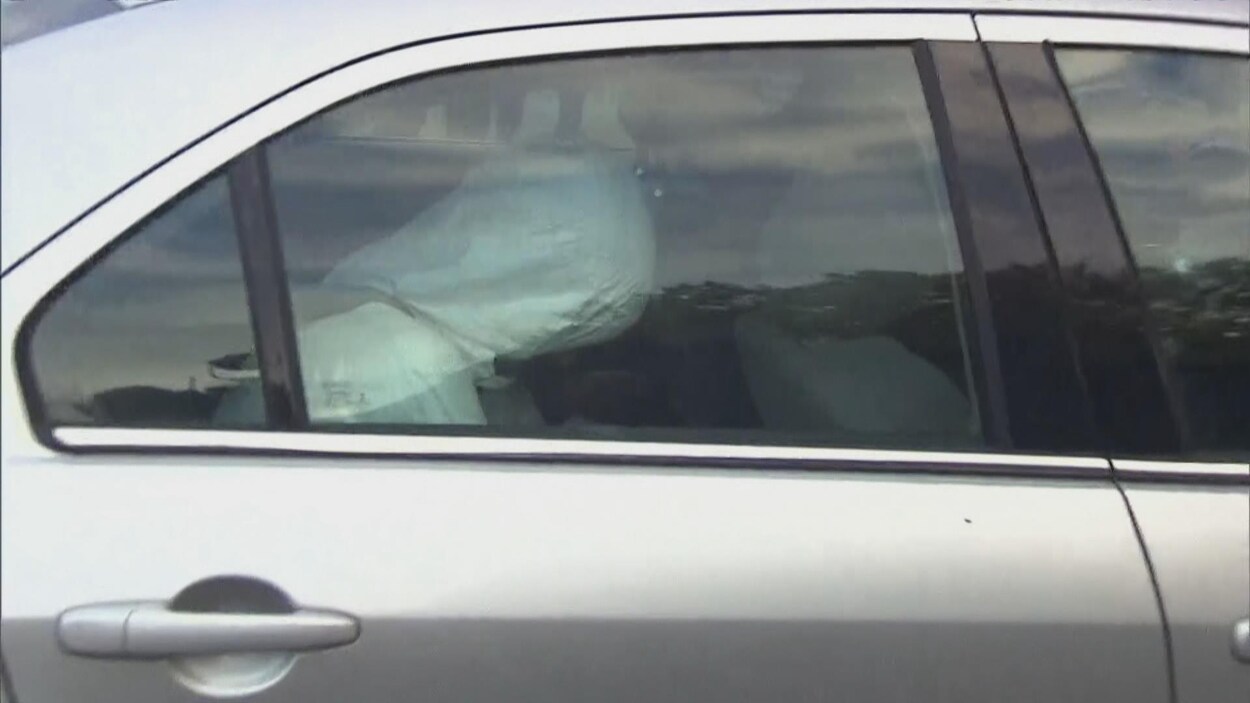Arrivée de René Kègle au palais de justice de Trois-Rivières, un des deux présumés meurtriers d'Ophélie Martin-Cyr. Arrivée de René Kègle au palais de justice de Trois-Rivières, un des deux présumés meurtriers d'Ophélie Martin-Cyr.