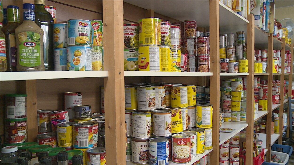 Les tablettes du comptoir alimentaires de Sept-Îles sont pleines.
