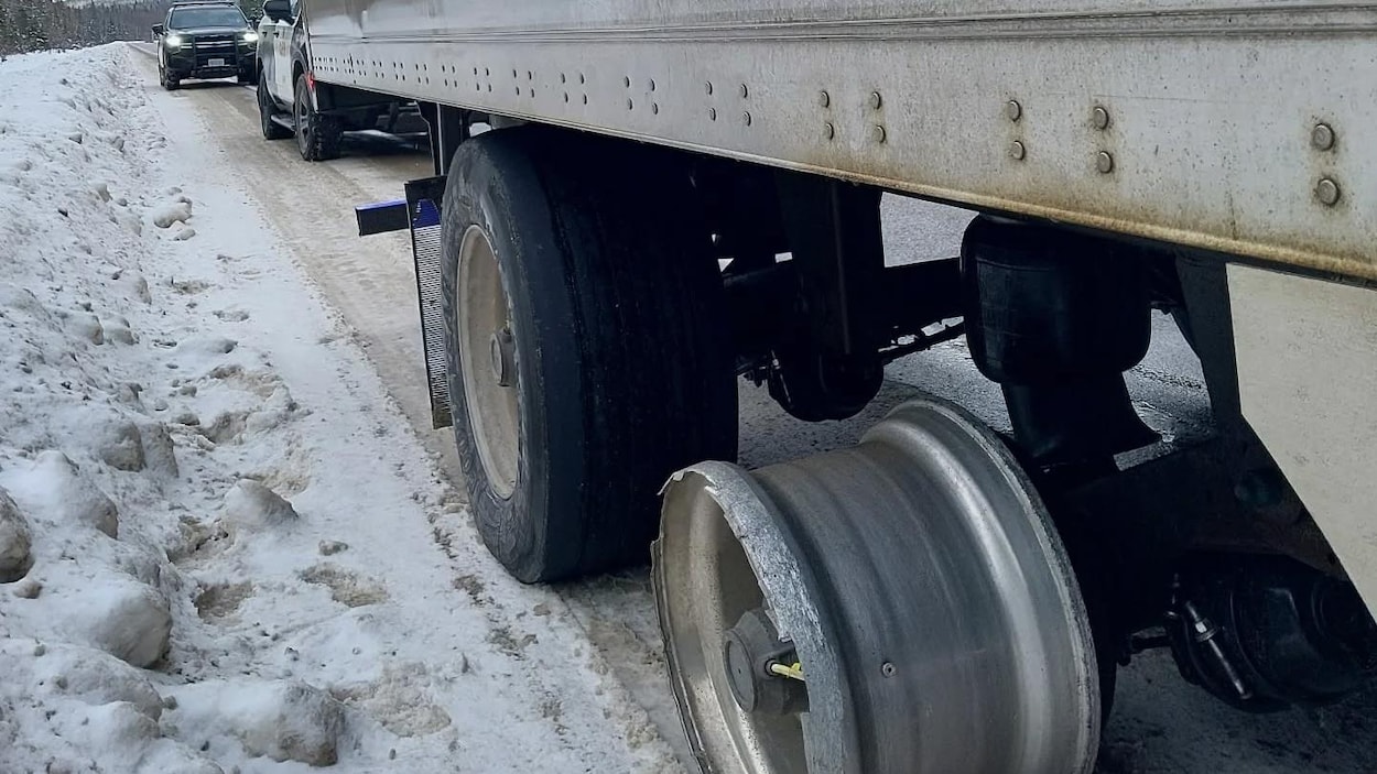 Un camion a parcouru plus de 100 km sans pneu, selon la PPO