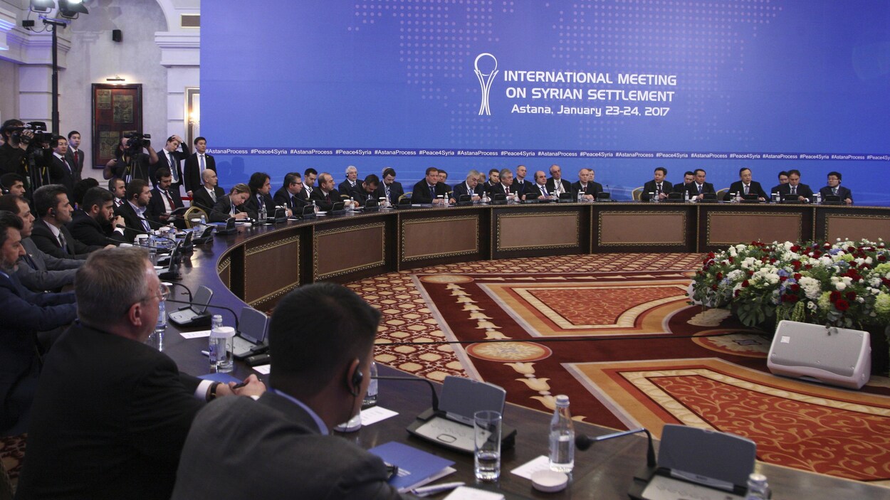 Les participants à la conférence se sont réunis à l'hôtel Rixos d'Astana.