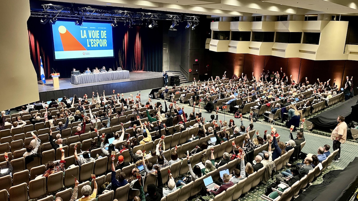 La régulation des loyers provoque un débat riche en émotions au congrès de QS