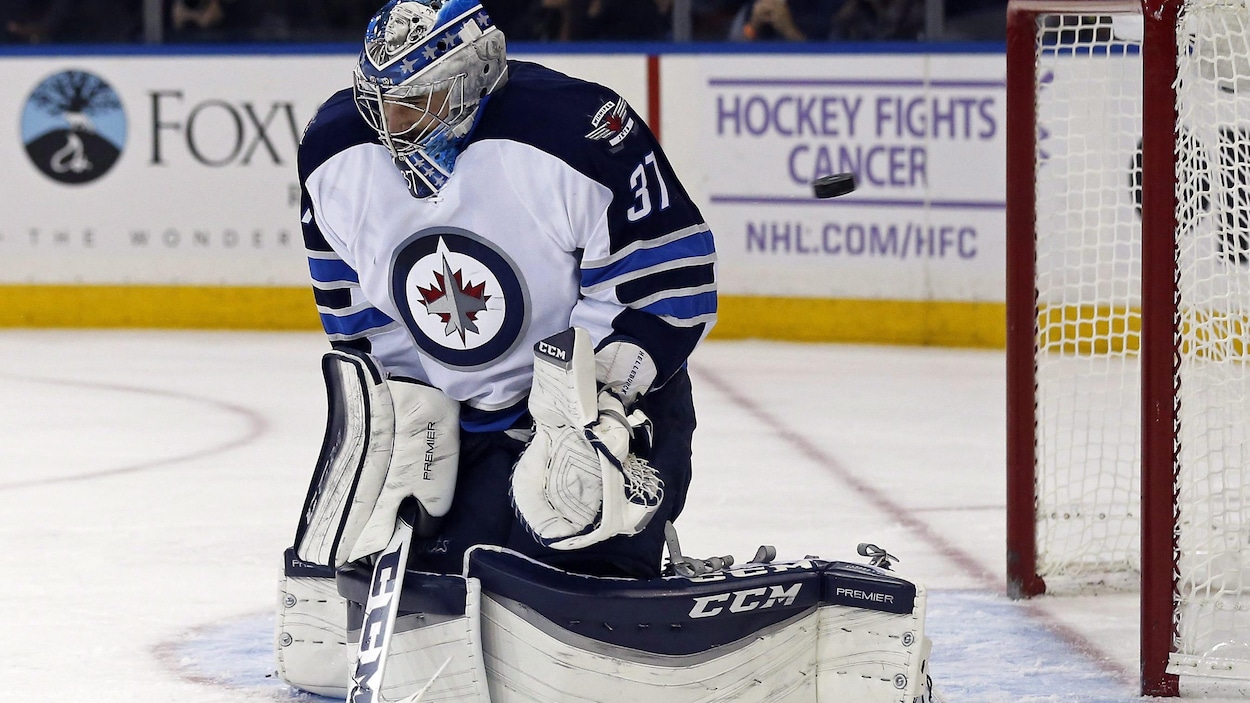 Le gardien des Jets de Winnipeg, Connor Hellebuyck Le gardien des Jets de Winnipeg, Connor Hellebuyck