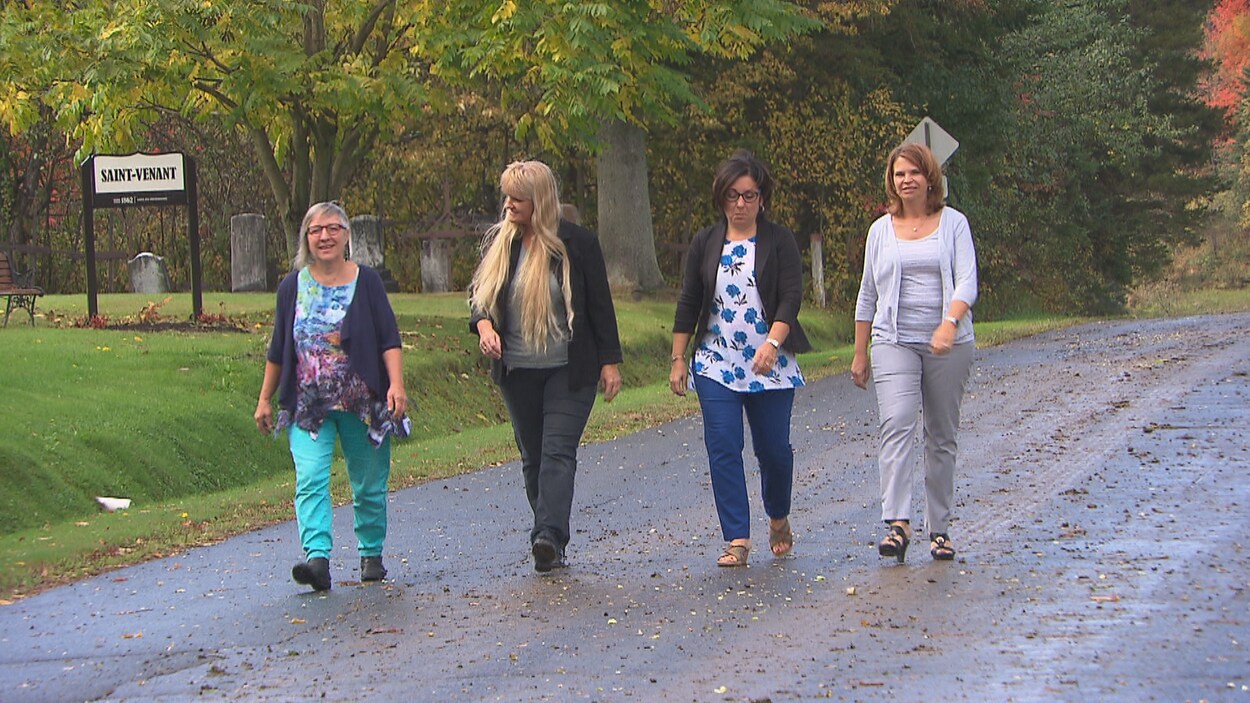 Les conseillères Marie-Andrée Vanzeveren, Nathalie Lacasse, Isabelle Loignon et Jacinthe Thibeault composent un conseil municipal majoritairement féminin à Saint-Venant-de-Paquette. Les conseillères Marie-Andrée Vanzeveren, Nathalie Lacasse, Isabelle Loignon et Jacinthe Thibeault composent un conseil municipal majoritairement féminin à Saint-Venant-de-Paquette.