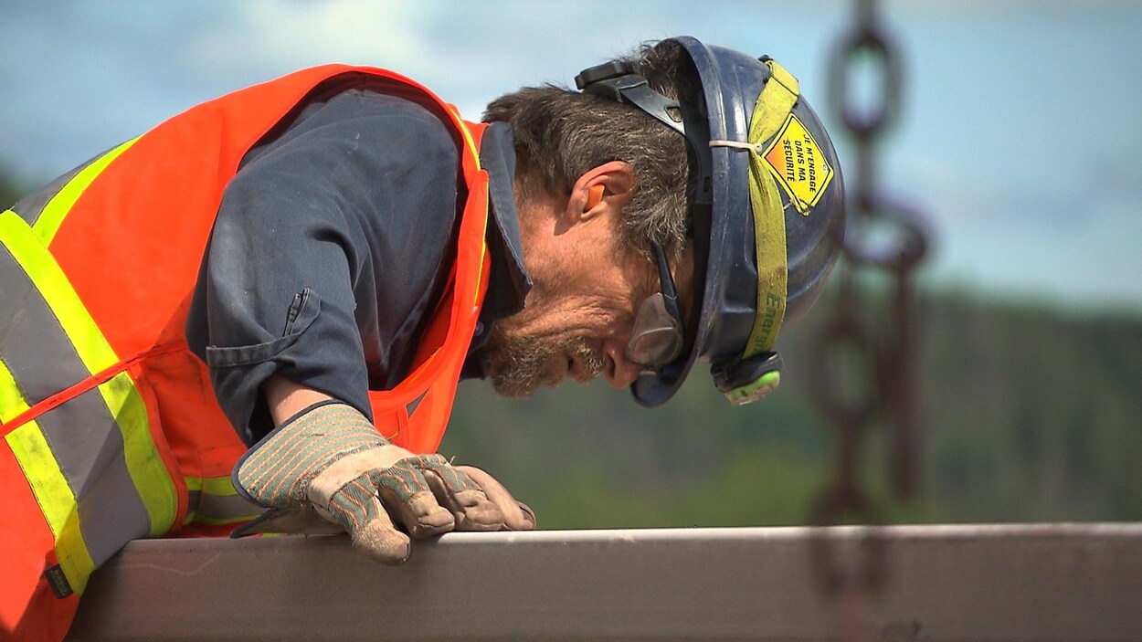 Un travailleur de la construction