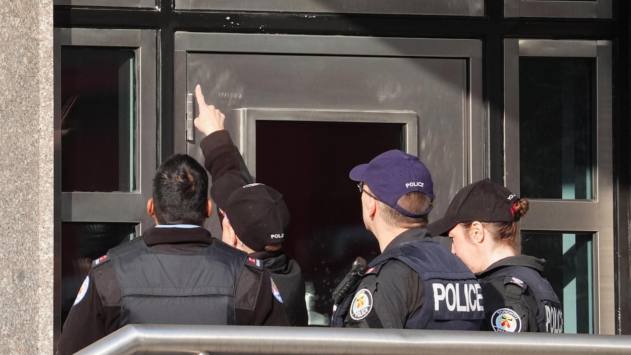 Tirs sur le consulat américain à Toronto : un suspect de 19 ans arrêté