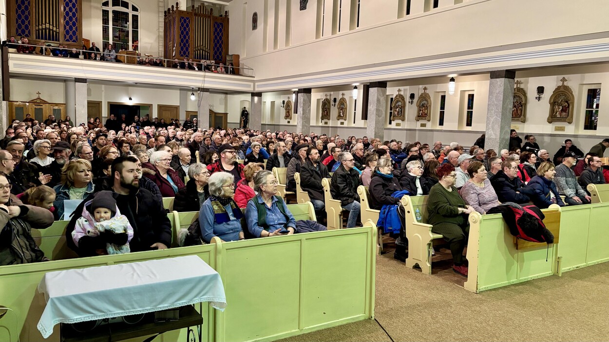 Une église pleine pour maintenir l’urgence de Pohénégamook