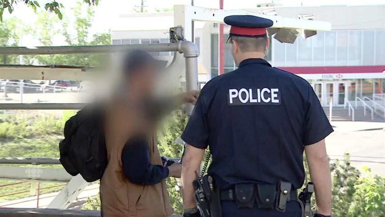 Un contrôle d'identité à Edmonton