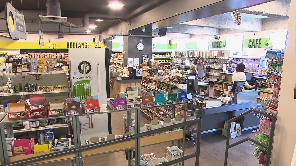 L'intérieur de la Coop Alina à Rimouski L'intérieur de la Coop Alina à Rimouski
