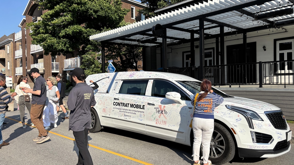 Tournée de la SAAQ en corbillard pour la sensibilisation routière
