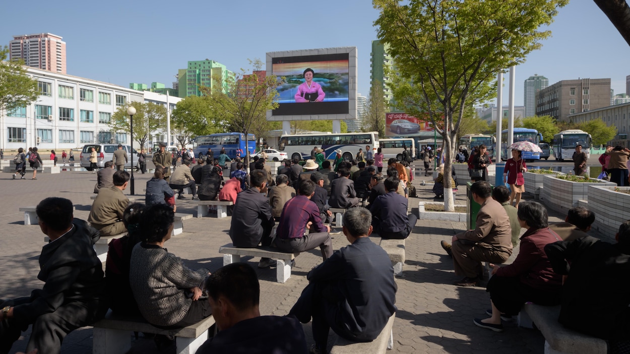 People watch a public television screen showing coverage of the 'Third Plenary Meeting' of the 7th central committee of the ruling Workers' Party, in Pyongyang on April 21, 2018. - North Korean leader Kim Jong Un said he would halt nuclear tests and intercontinental missile launches, in an announcement welcomed by US President Donald Trump ahead of a much-anticipated summit between the two men. (Photo by KIM Won-Jin / AFP) (Photo credit should read KIM WON-JIN/AFP/Getty Images) People watch a public television screen showing coverage of the 'Third Plenary Meeting' of the 7th central committee of the ruling Workers' Party, in Pyongyang on April 21, 2018. - North Korean leader Kim Jong Un said he would halt nuclear tests and intercontinental missile launches, in an announcement welcomed by US President Donald Trump ahead of a much-anticipated summit between the two men. (Photo by KIM Won-Jin / AFP) (Photo credit should read KIM WON-JIN/AFP/Getty Images)