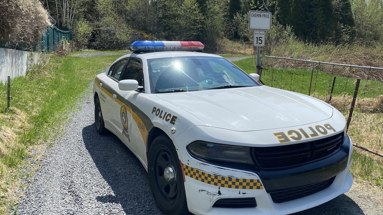 Une voiture de police.