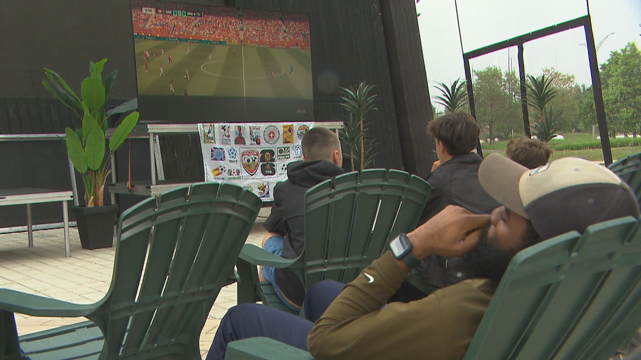 La Coupe du monde de soccer en direct de la Place du citoyen à Chicoutimi