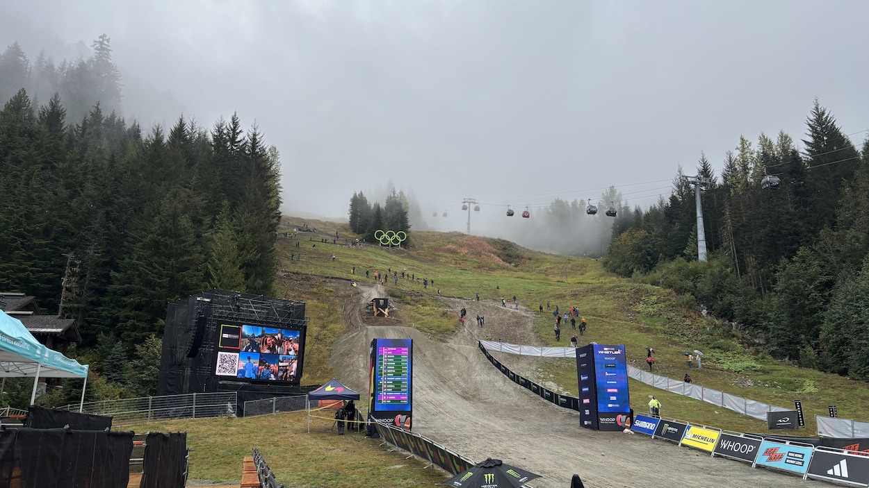 La Coupe du monde de descente en VTT fait étape à Whistler