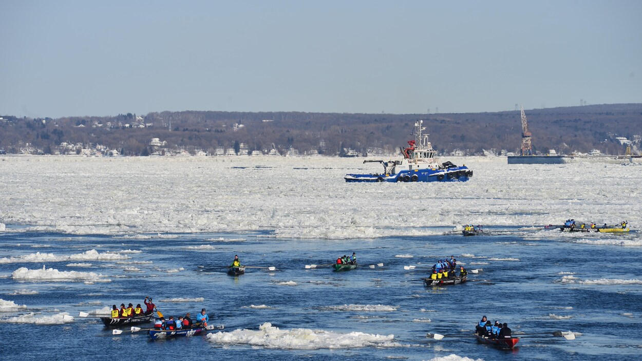 Course de canot à glace du Carnaval l’équipe de Jean Anderson encore invaincue RadioCanada.ca
