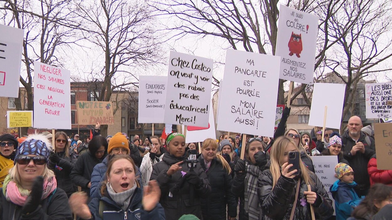 Manifestation pour dénoncer la situation dans le milieu des garderies