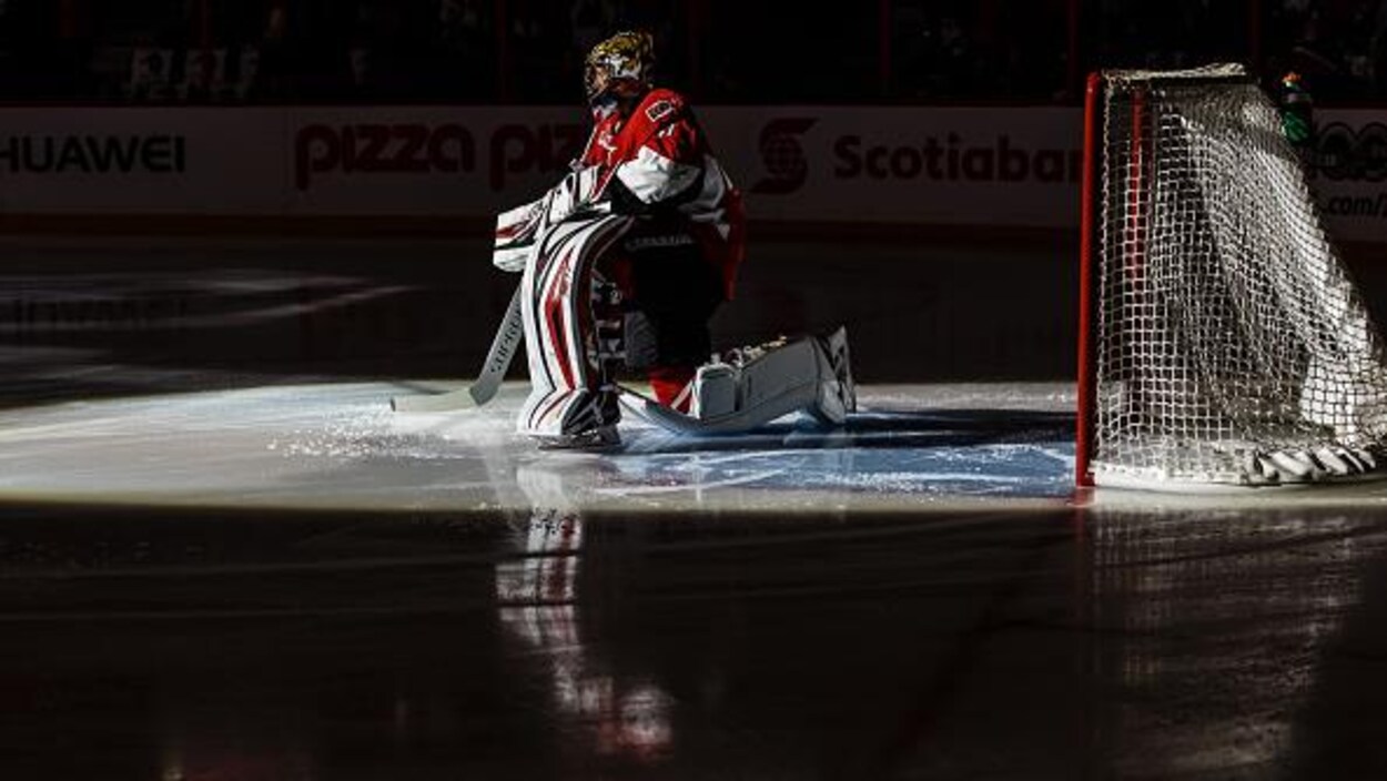Le gardien des Sénateurs d'Ottawa, Craig Anderson, pourrait jouer dans un nouvel amphithéâtre avec ses coéquipiers, mais pas avant plusieurs années. Le gardien des Sénateurs d'Ottawa, Craig Anderson, pourrait jouer dans un nouvel amphithéâtre avec ses coéquipiers, mais pas avant plusieurs années.