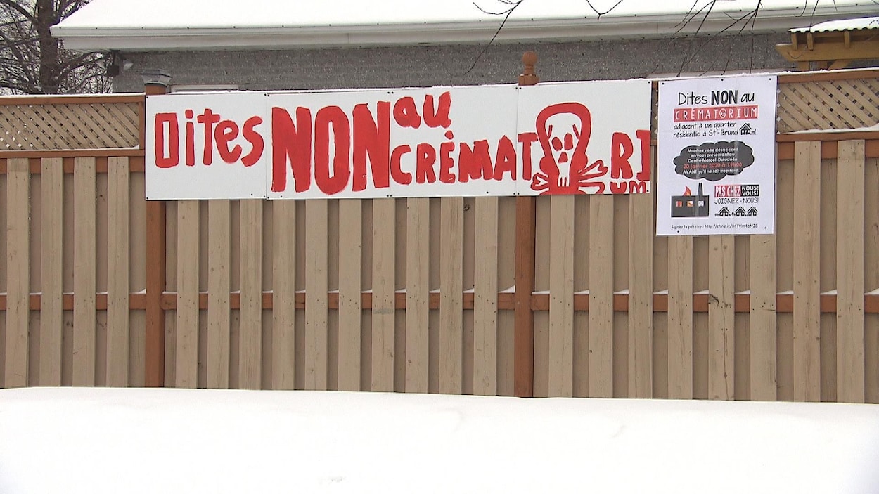 Des citoyens de Saint-Bruno sont inquiets par la venue imminente d'un complexe funéraire muni de deux crématoriums près de chez eux.