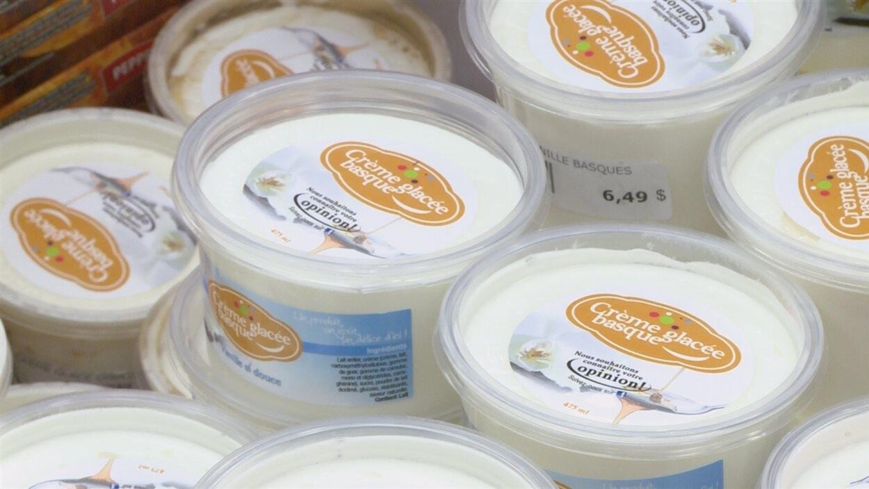 La crème glacée Basque était autrefois disponible en trois saveurs, soit vanille, fraise et érable.