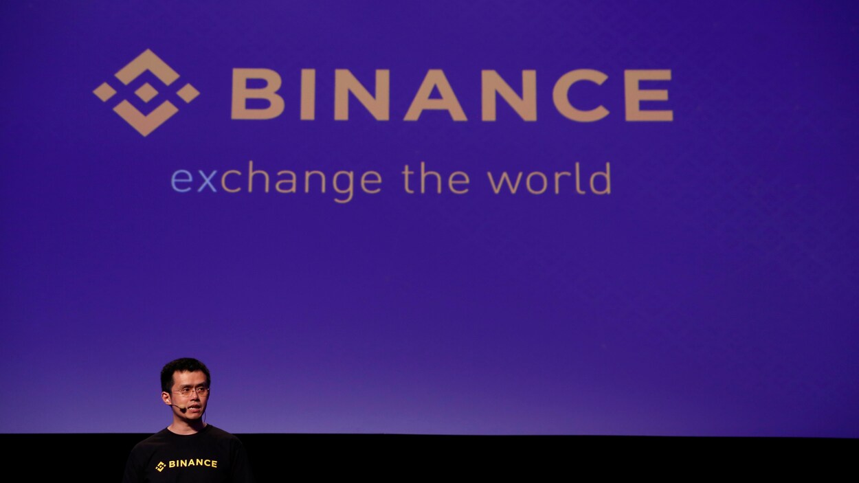 Malgré la chute des cryptomonnaies, le géant Binance recrute 2000 personnes  | Radio-Canada