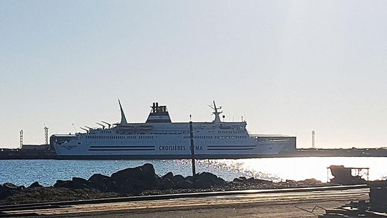 Le traversier au quai de Matane Le traversier au quai de Matane