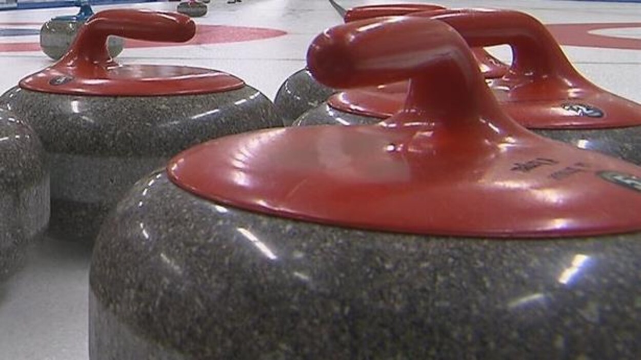 Pierres de curling sur la glace Pierres de curling sur la glace