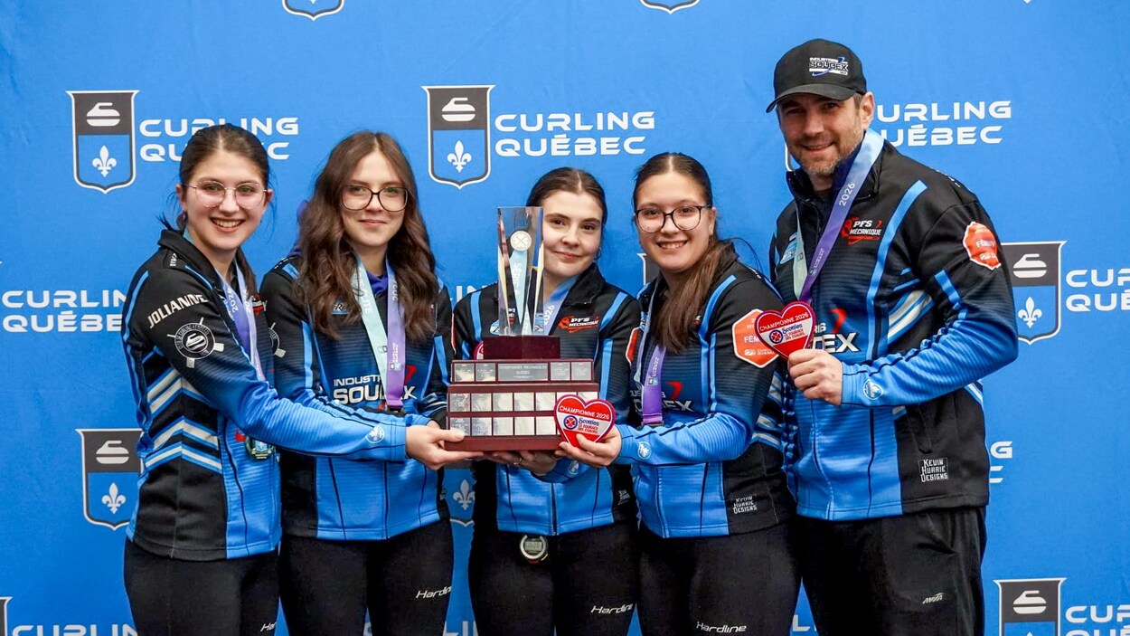 Des joueuses du club Kénogami en route pour le championnat canadien de curling
