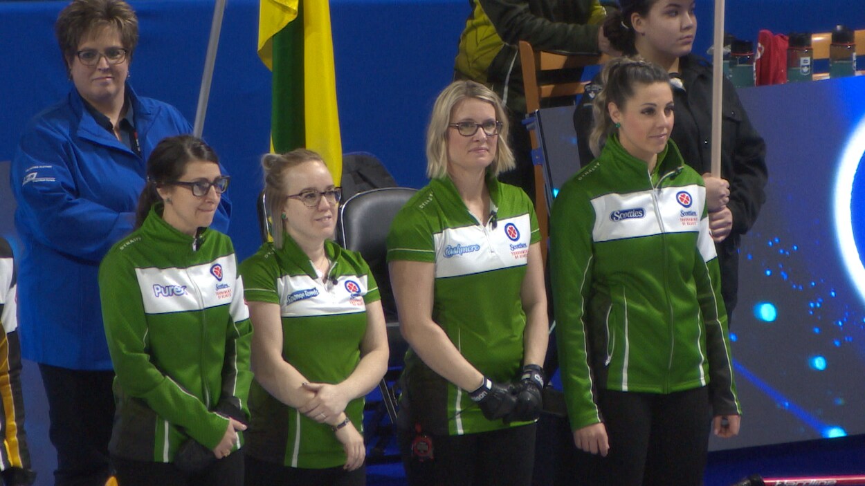 Les quatre joueuses de l'équipe du Saskatchewan