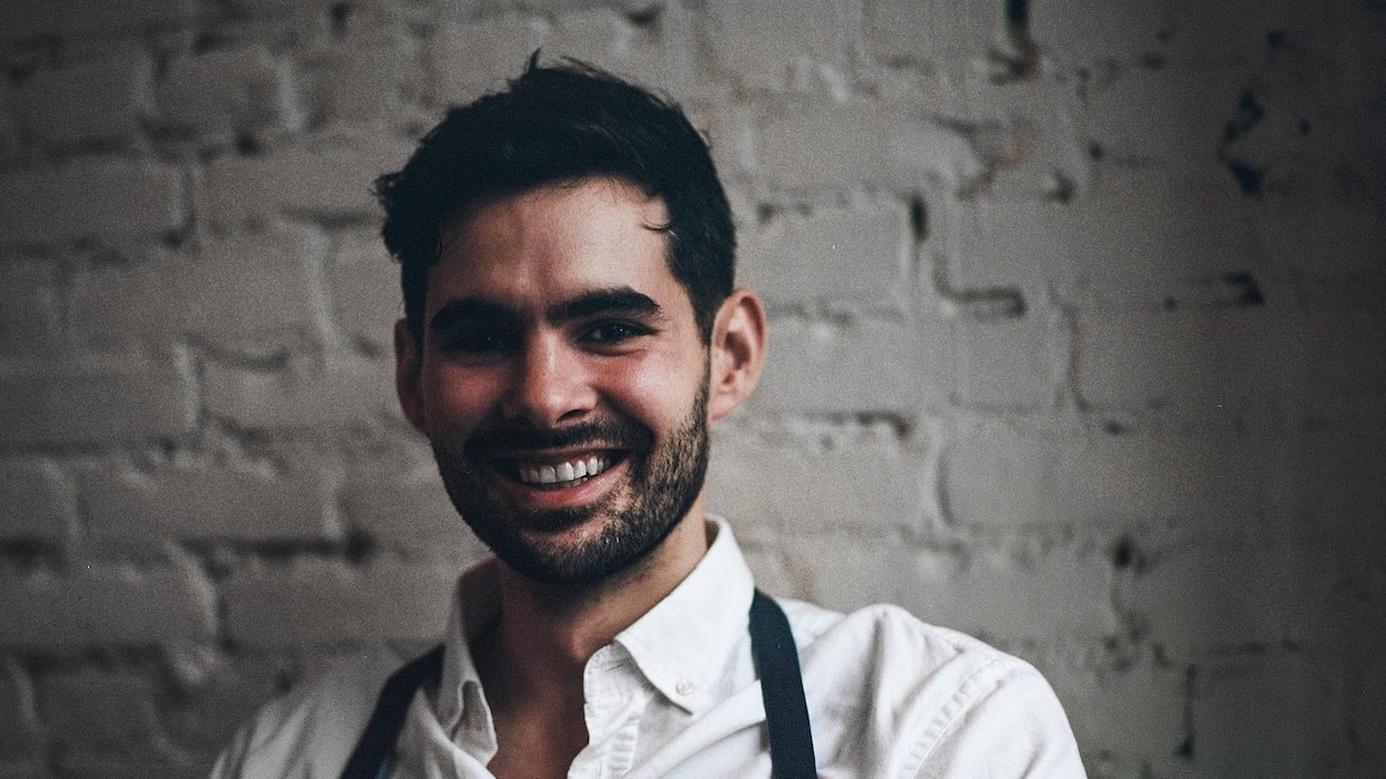 Francis Blais remporte la 8e saison de Top Chef Canada.