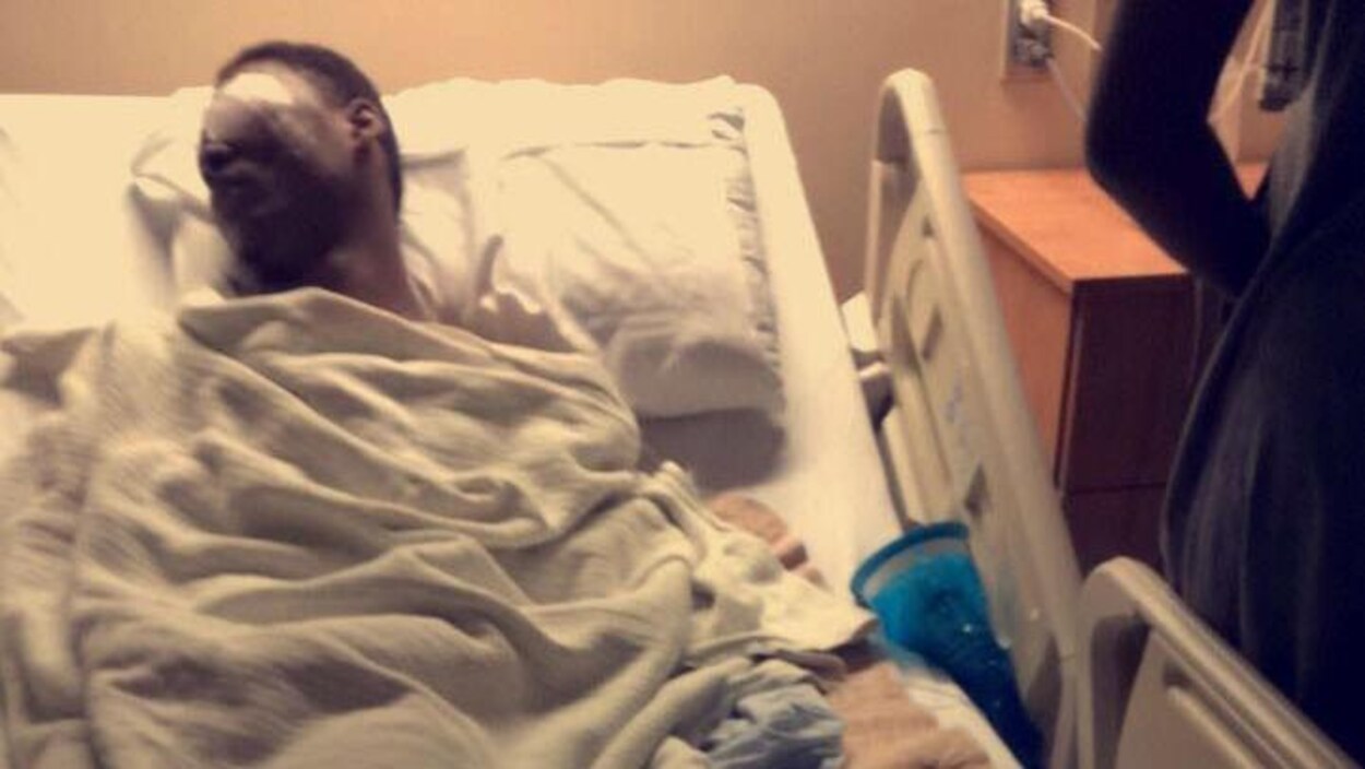 Dafonte Miller sur son lit d'hôpital