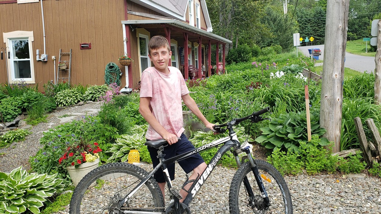 Danaël, seul enfant (ou presque) de SaintVenantdePaquette RadioCanada.ca