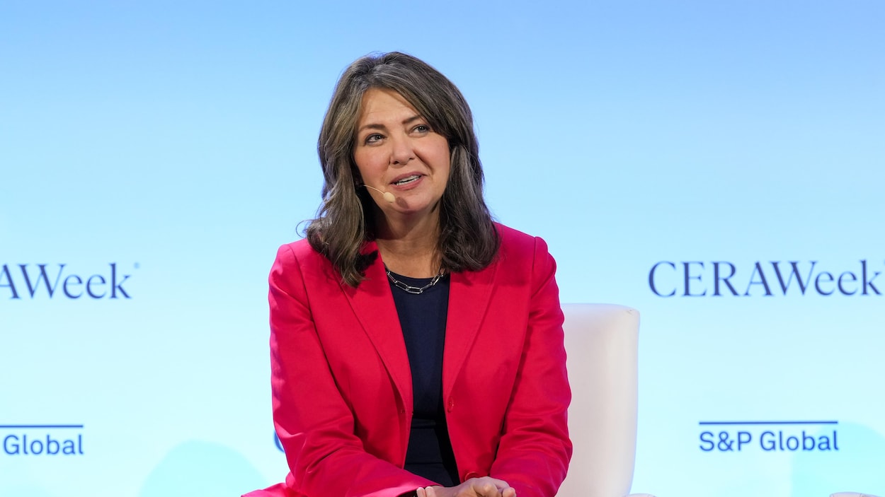 Danielle Smith se rend à Houston pour la CERAWeek