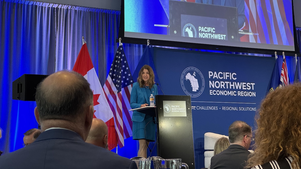 Danielle Smith plaide pour un commerce libre entre les États-Unis et le Canada