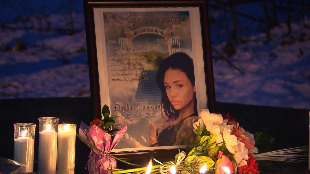 Des amis de Daphné Boudreault lui ont rendu hommage le 1er avril au soir.