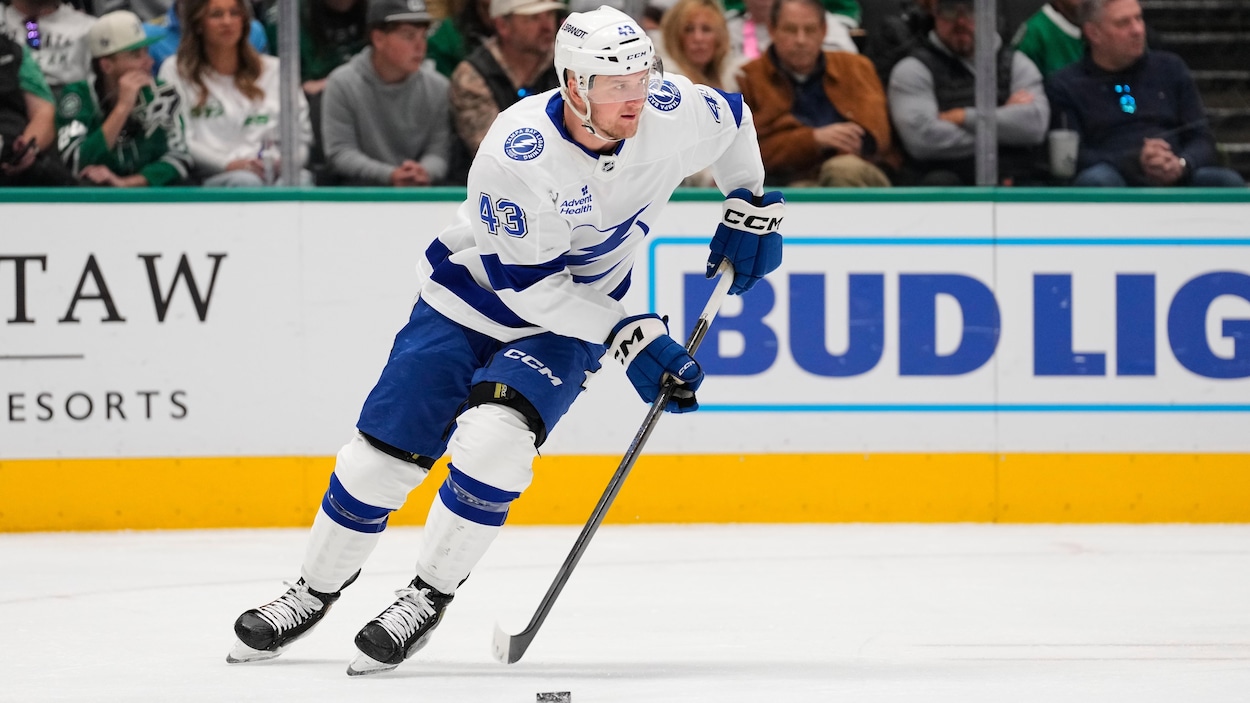 Les Maple Leafs font l’acquisition de Darren Raddysh, du Lightning