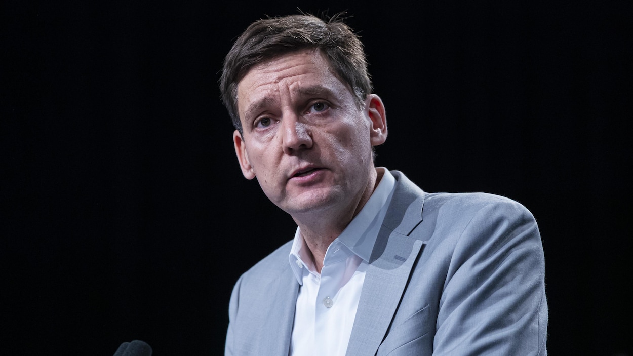 Sans chef chez les conservateurs, David Eby déclenchera-t-il des élections mardi?