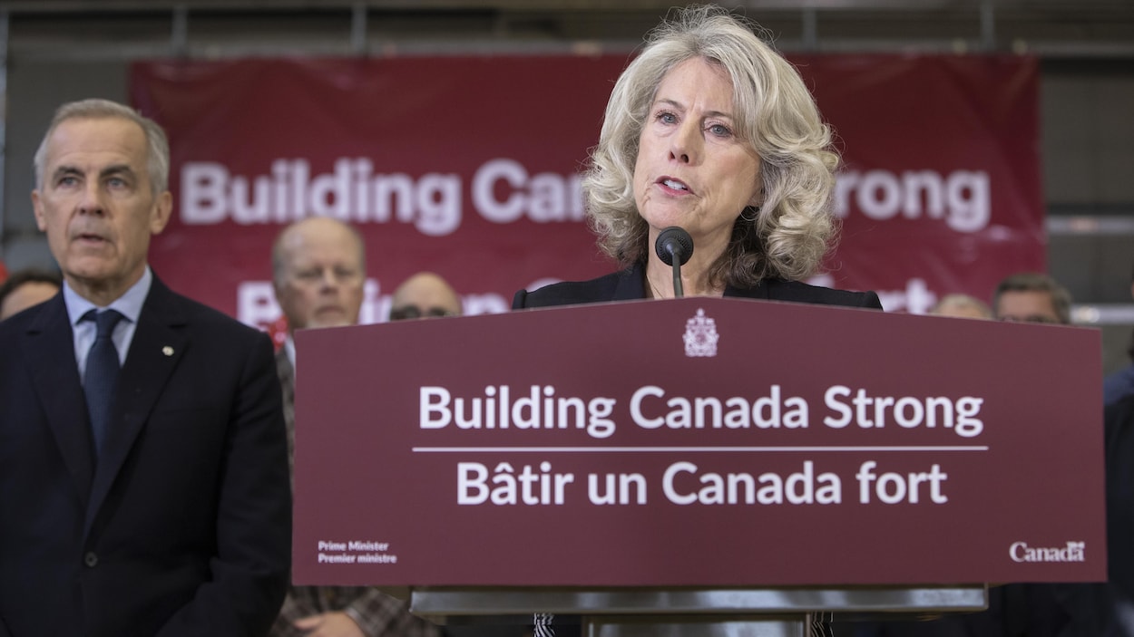 Accélération des grands projets : les ministres fédéraux défendent C-39