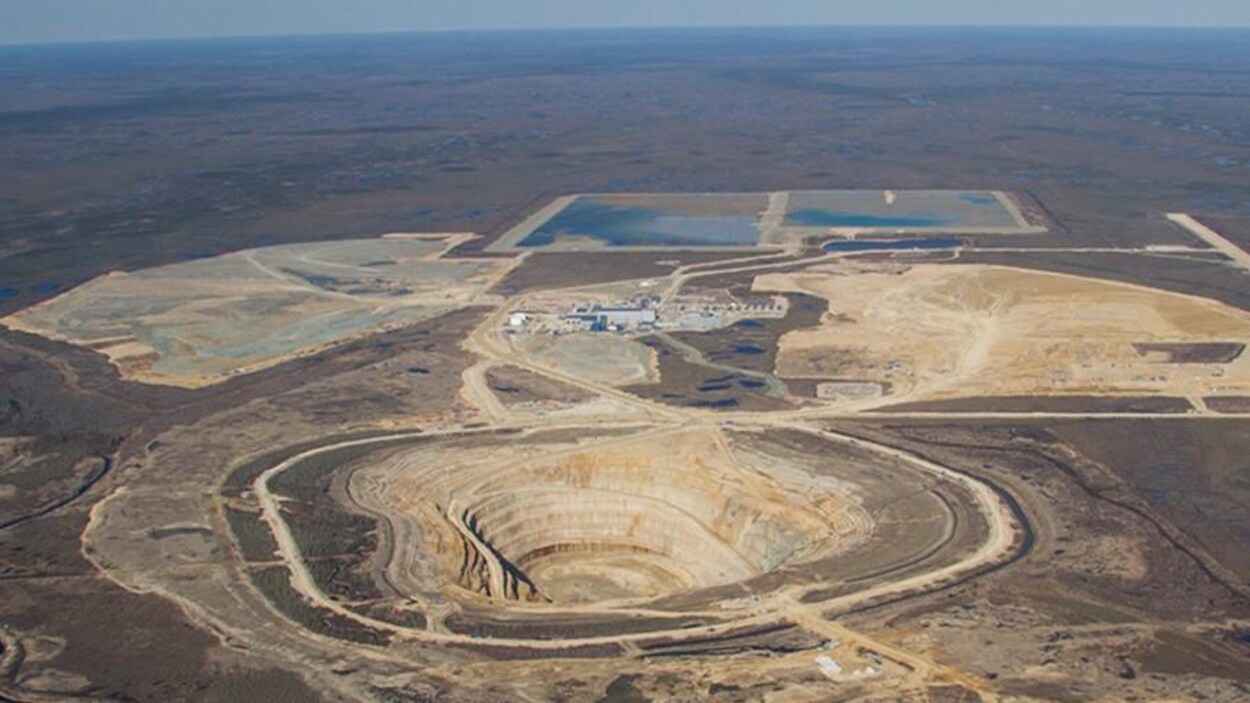 Vue aérienne de la mine de diamants Victor