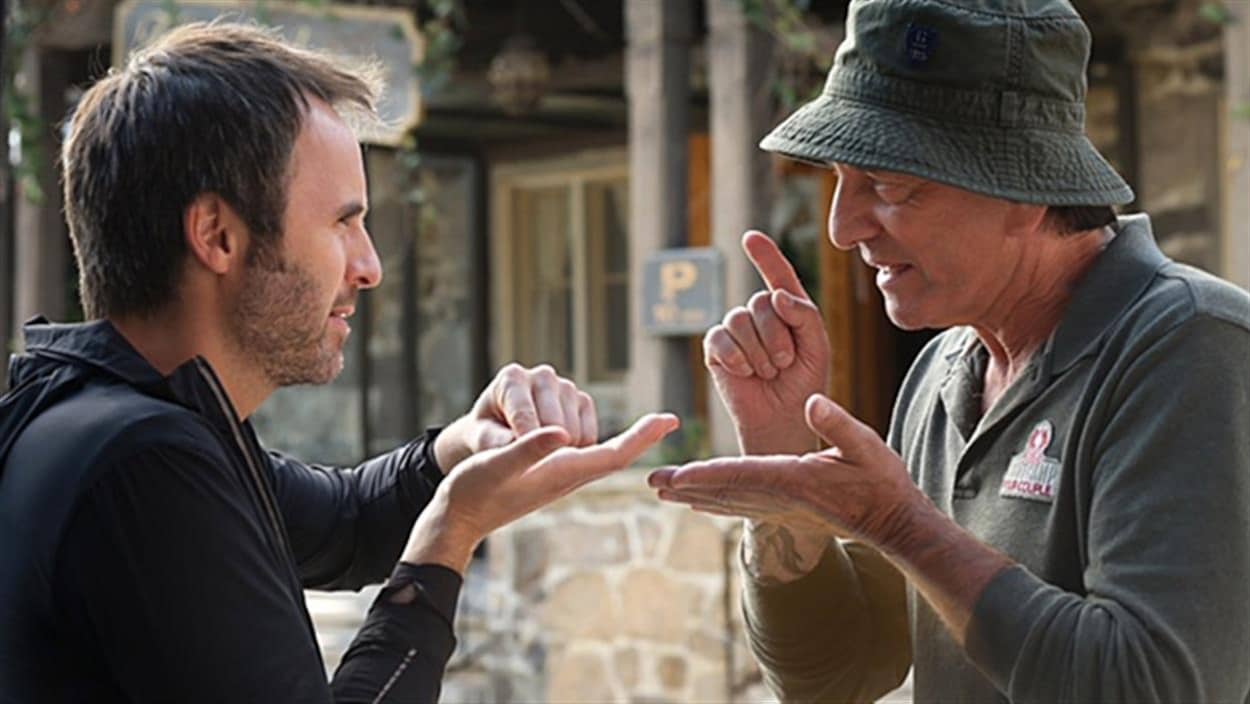 Louis-José Houde et Michel Coté dans une scène du film « De père en flic 2 » Louis-José Houde et Michel Coté dans une scène du film « De père en flic 2 »
