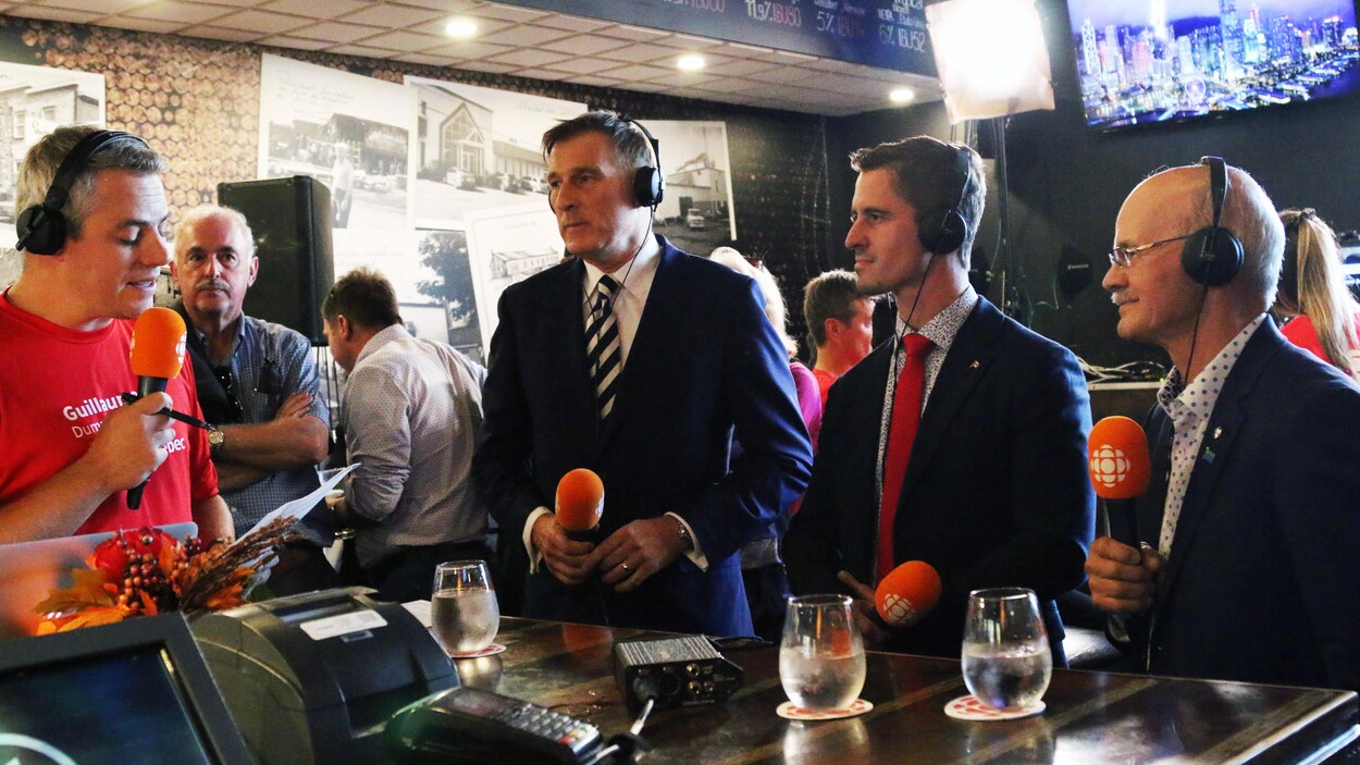 Maxime Bernier, Adam Veilleux et Richard Lehoux ont croisé le fer lors d'un débat jeudi à Sainte-Marie.