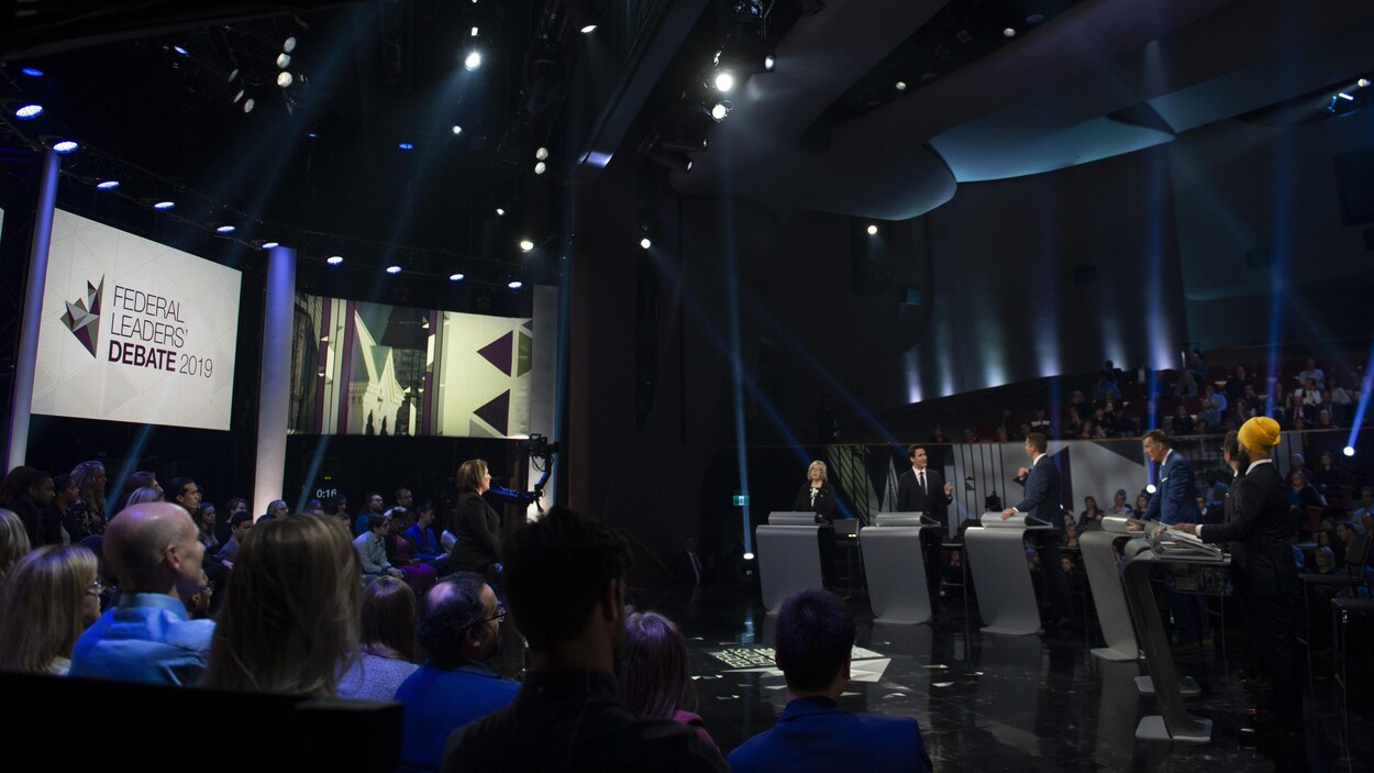Elizabeth May, Justin Trudeau, Andrew Scheer, Maxime Bernier, Yves-François Blanchet et Jagmeet Singh ont pris part à ce débat des chefs en anglais.