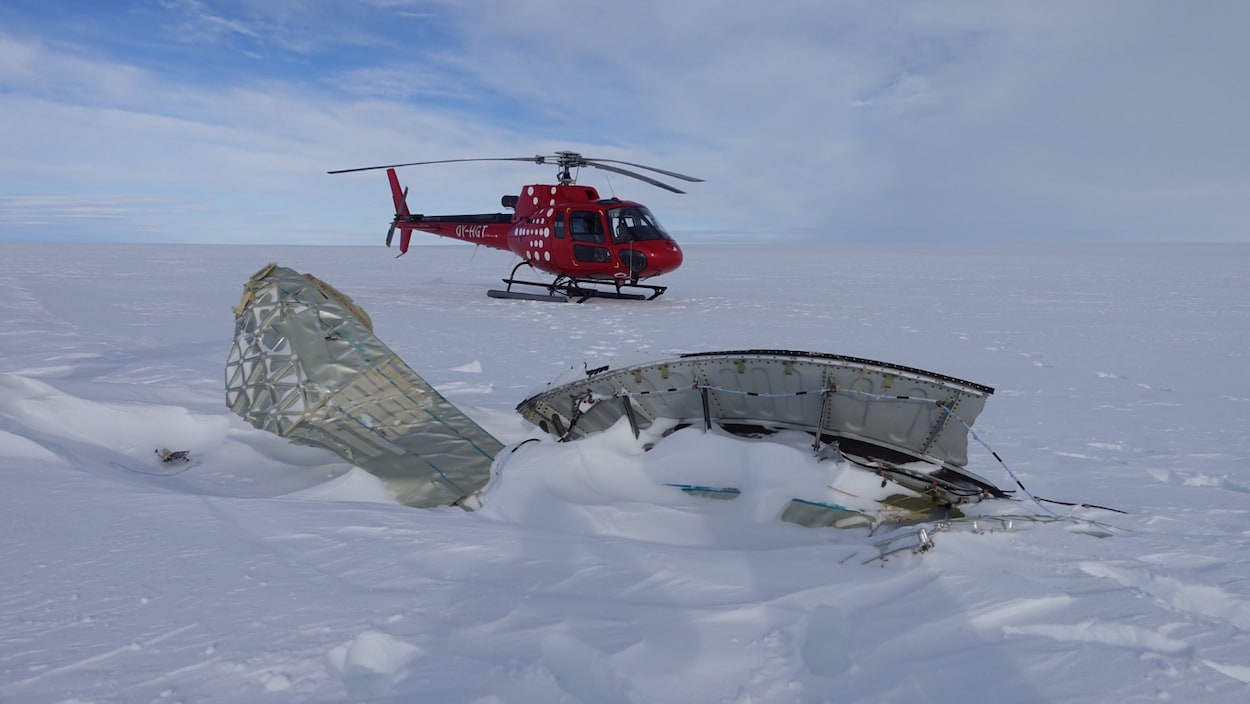 Les débris de l'avion d'Air France qui ont été retrouvés au Groenland. Les débris de l'avion d'Air France qui ont été retrouvés au Groenland.