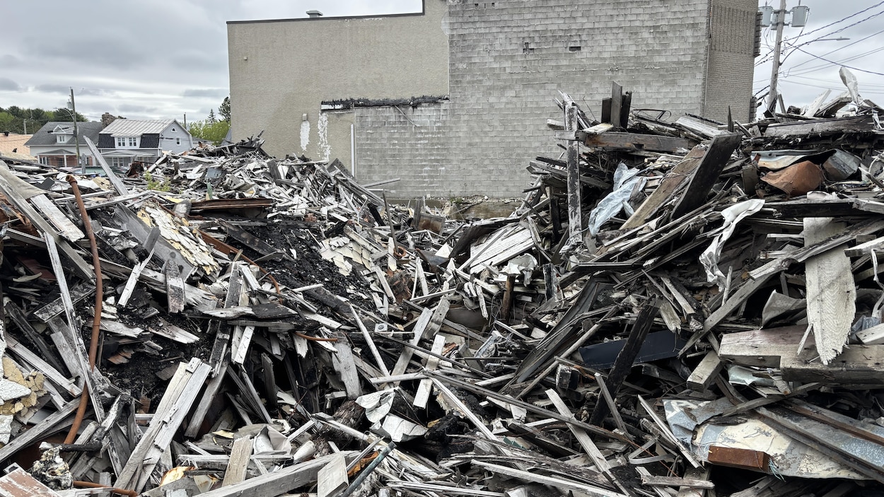 Les débris de l’ancien hôtel Traversy dérangent à Pierreville