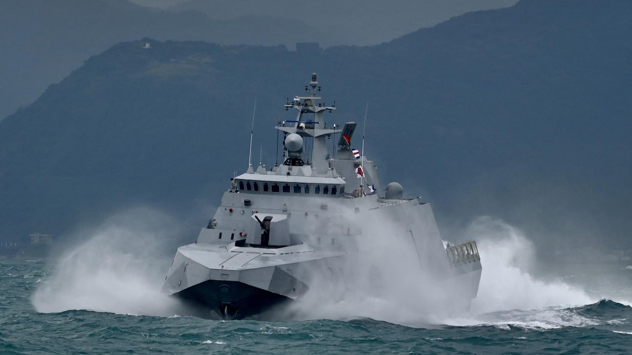 Des navires de guerre chinois et américain dans le détroit de Taïwan |  Radio-Canada.ca