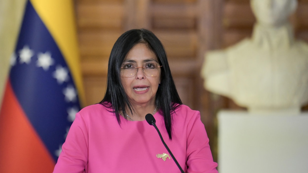 Venezuela : le pouvoir veut se restructurer, cinq mois après la capture de Maduro