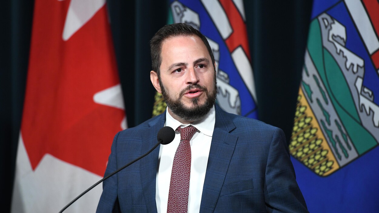 Une première pétition de révocation contre un ministre échoue en Alberta
